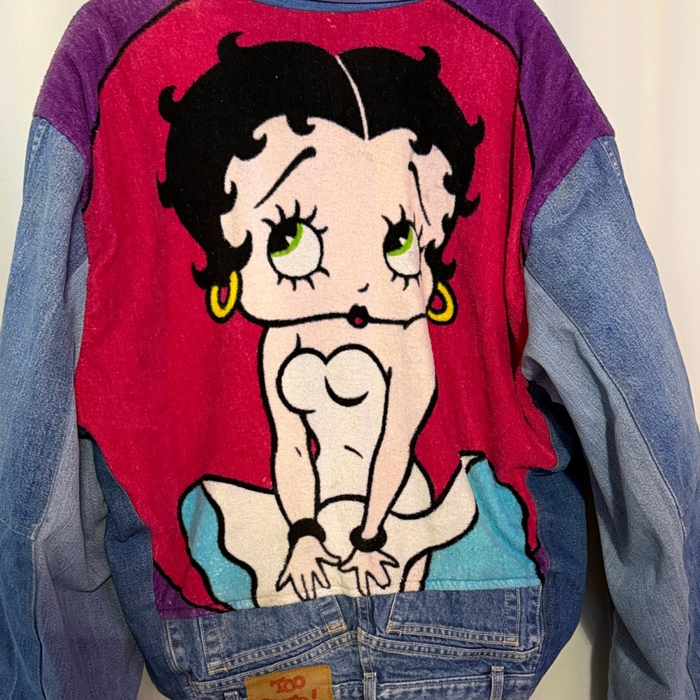 Vintage 1995 TOO CUTE Colorful Betty Boop Denim Jacket size Large .
